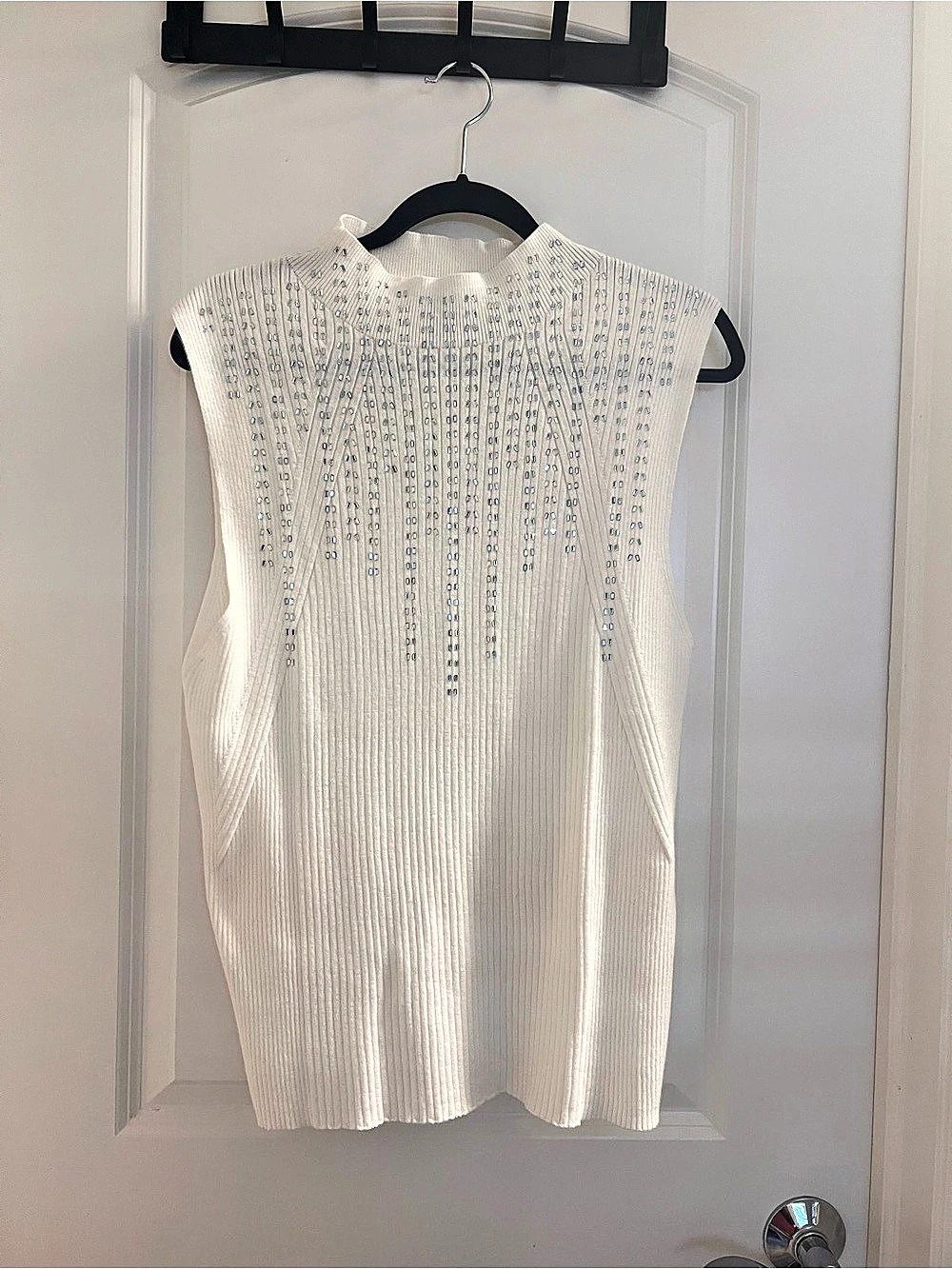 Halogen Embellished Sleeveless Sweater in White XXL New without Tags